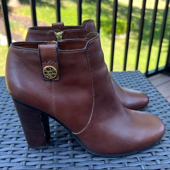 Coach women’s Tavi Brown leather round toe chunky heel booty shoes size 9.5 - Picture 4 of 16